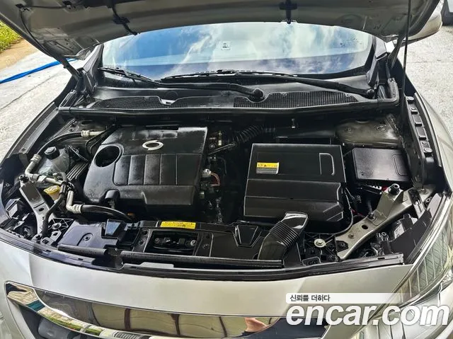 Renault Fluence 2011 thumb 8