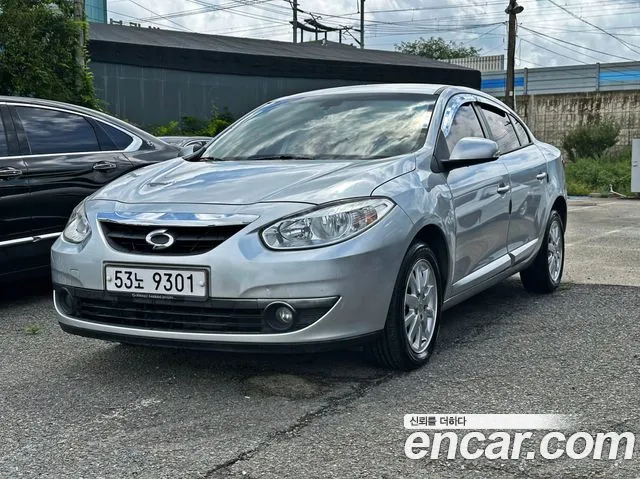 Renault Fluence 2011 thumb 11