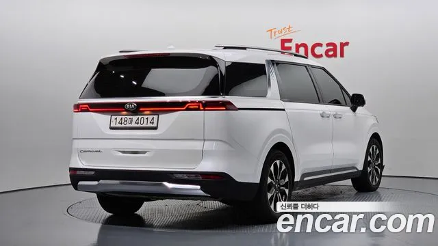 Kia Carnival 2021 thumb 2