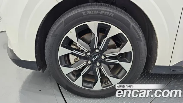 Kia Carnival 2021 thumb 5
