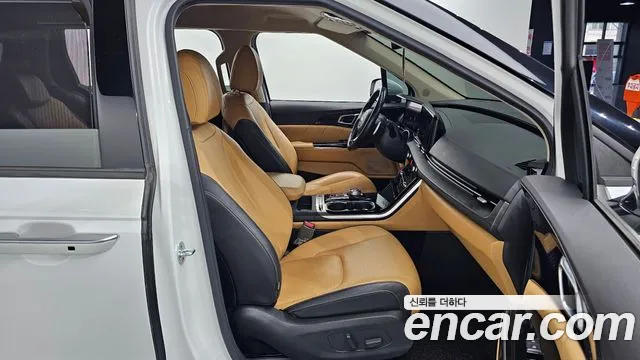 Kia Carnival 2021 thumb 11