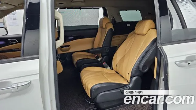 Kia Carnival 2021 thumb 12