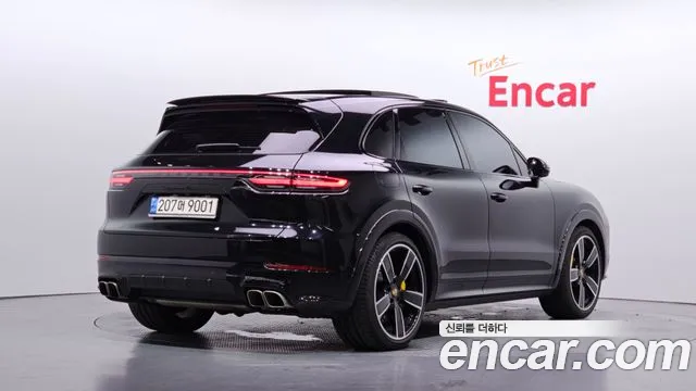Porsche Cayenne 2022 thumb 2