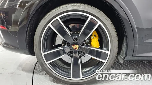 Porsche Cayenne 2022 thumb 5