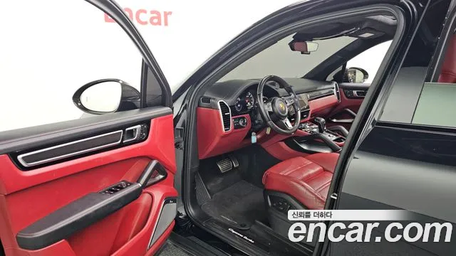 Porsche Cayenne 2022 thumb 10