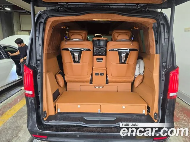 Mercedes-Benz V-Class 2023 thumb 7