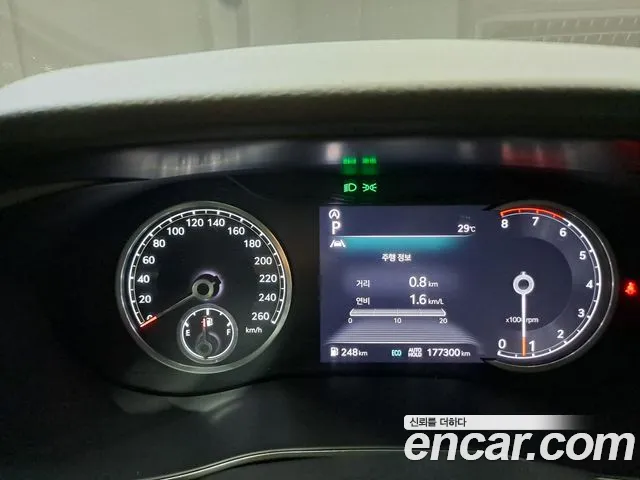 Genesis G70 2022 thumb 10