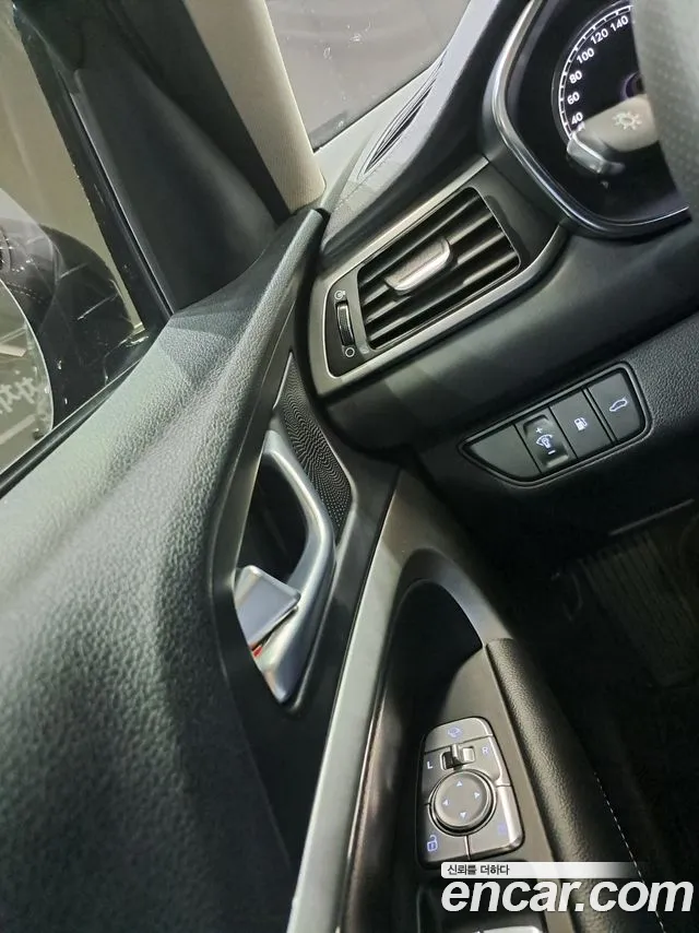 Genesis G70 2022 thumb 11