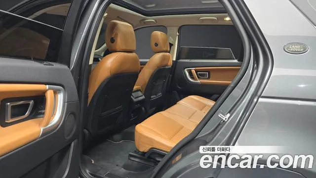 Land Rover Discovery Sport 2018 thumb 10