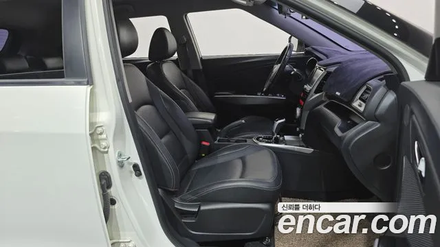 KG_Mobility_Ssangyong TIBOLI 2015 thumb 11