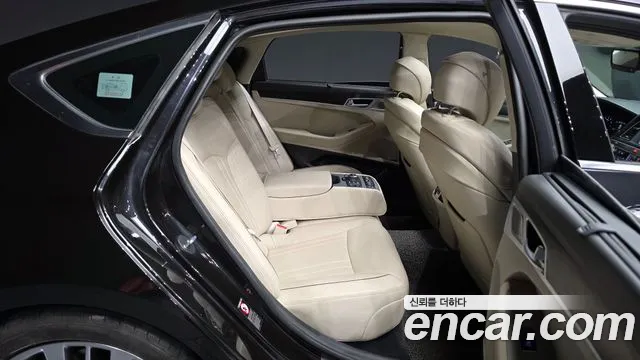 Genesis G80 2018 thumb 12