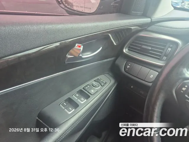 Kia Sorento 2017 thumb 10