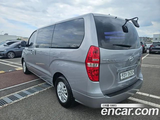 Hyundai Starex 2017 thumb 2