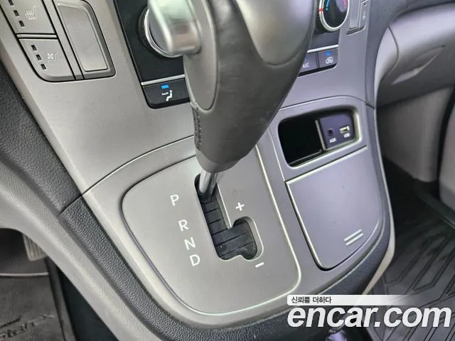 Hyundai Starex 2017 thumb 9