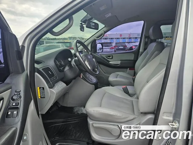 Hyundai Starex 2017 thumb 10