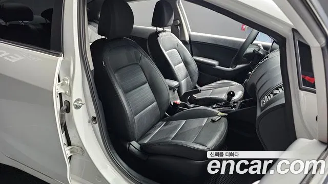 Kia K3 2017 thumb 12