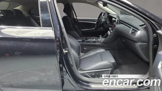 Genesis G70 2020 thumb 11