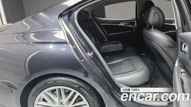 Genesis G70 2020 thumb 12