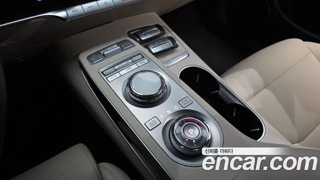 Genesis GV70 2021 thumb 9
