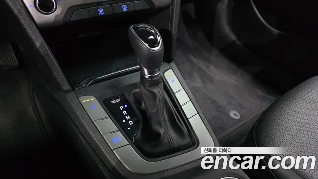 Hyundai Avante 2017 thumb 9