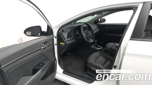Hyundai Avante 2017 thumb 10