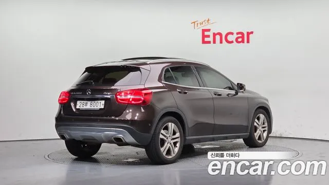 Mercedes-Benz GLA 2016 thumb 2