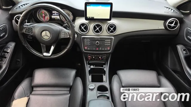 Mercedes-Benz GLA 2016 thumb 7