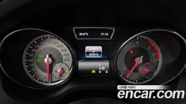 Mercedes-Benz GLA 2016 thumb 8