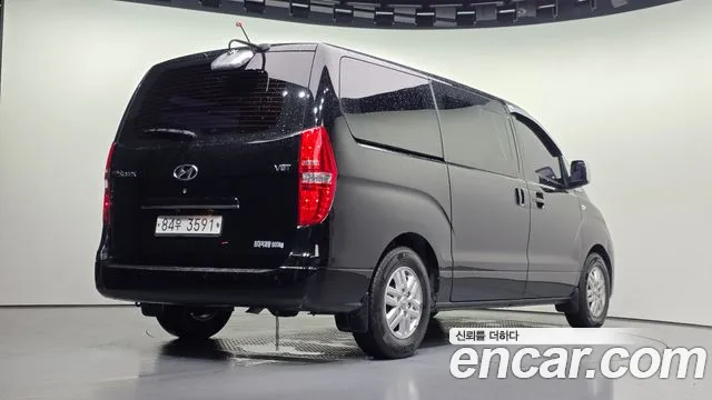 Hyundai Starex 2017 thumb 2