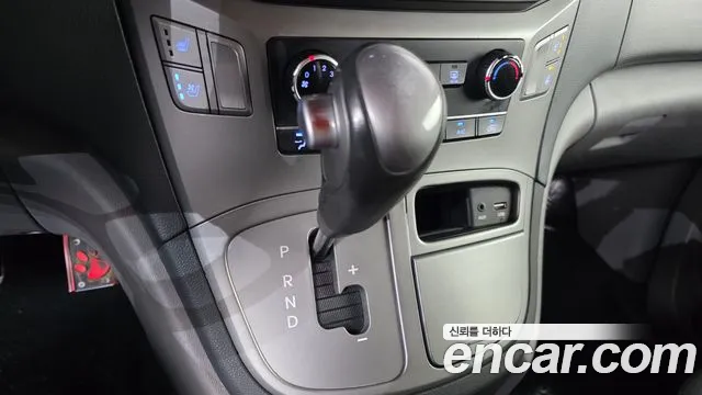 Hyundai Starex 2017 thumb 9