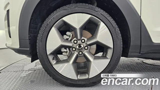 KG_Mobility_Ssangyong Torres 2024 thumb 5