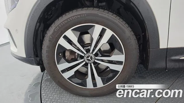 Mercedes-Benz GLB 2023 thumb 5