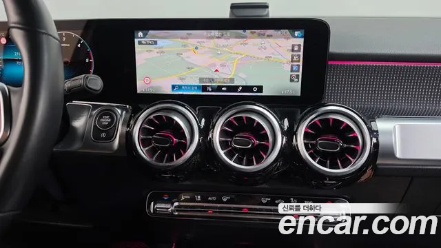 Mercedes-Benz GLB 2023 thumb 12