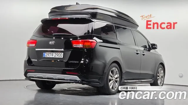 Kia Carnival 2018 thumb 2