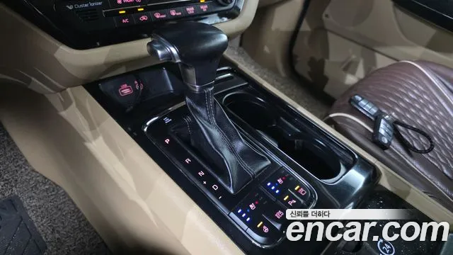 Kia Carnival 2018 thumb 9