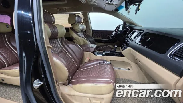 Kia Carnival 2018 thumb 10