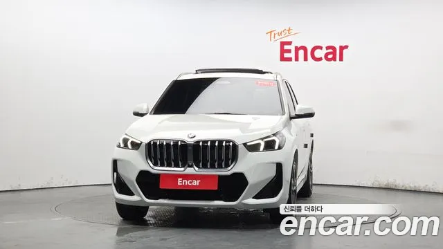 BMW X1 2023 thumb 2