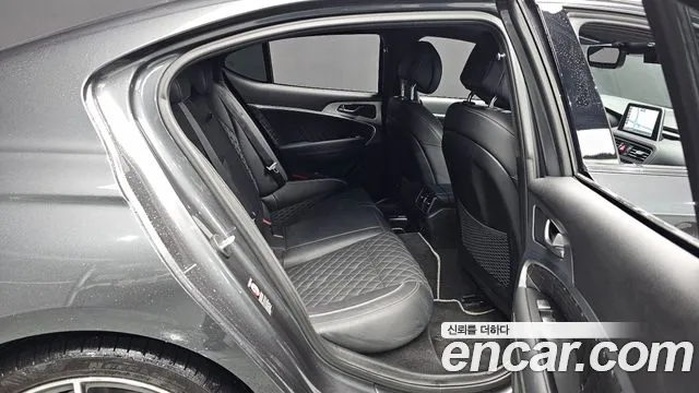 Genesis G70 2019 thumb 10