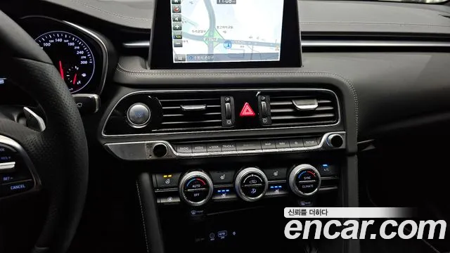 Genesis G70 2019 thumb 12