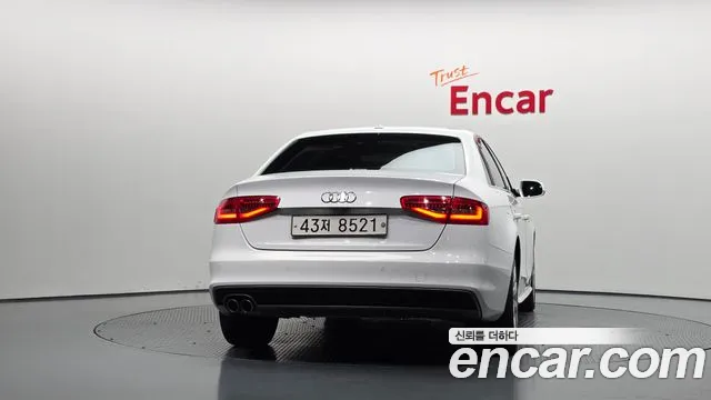 Audi A4 2015 thumb 4
