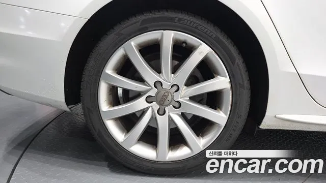 Audi A4 2015 thumb 5
