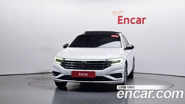 Volkswagen Jetta 2021 thumb 2
