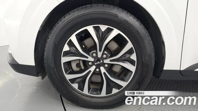 Kia Carnival 2023 thumb 5