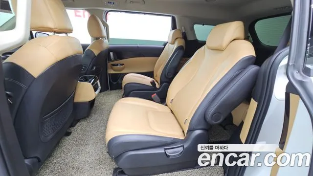 Kia Carnival 2023 thumb 12