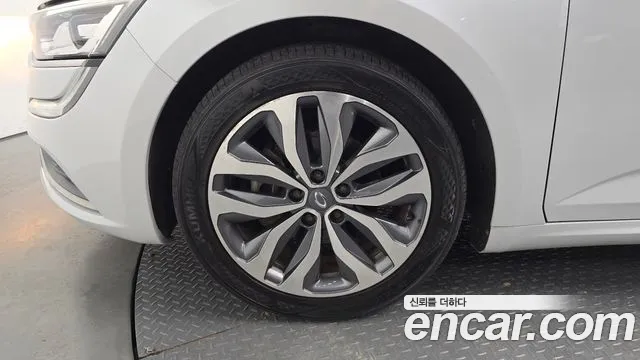 Renault-KoreaSamsung Megane 2017 thumb 4