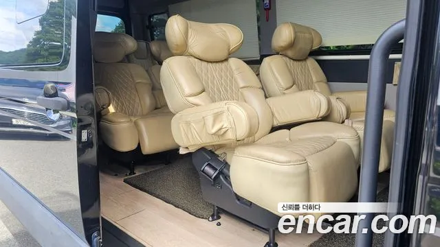 Hyundai Staria 2017 thumb 12