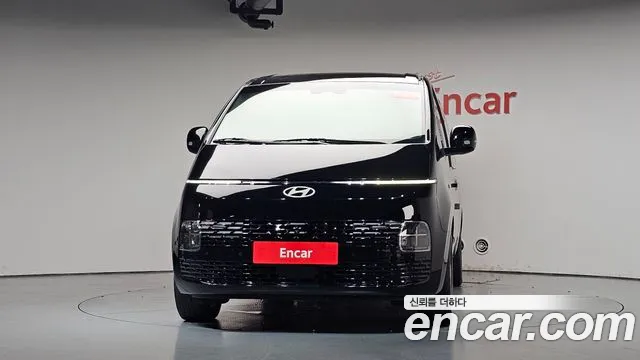 Hyundai Staria 2025 thumb 2