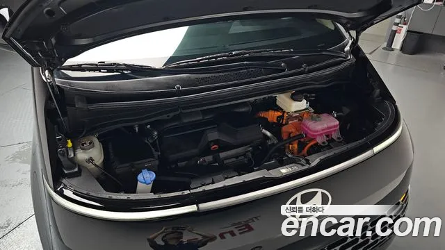 Hyundai Staria 2025 thumb 5