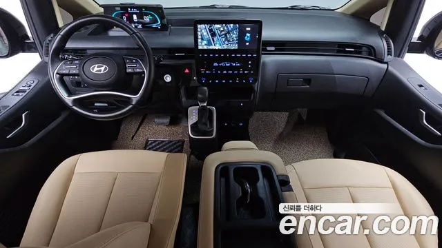 Hyundai Staria 2025 thumb 6