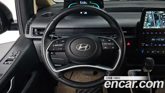 Hyundai Staria 2025 thumb 12